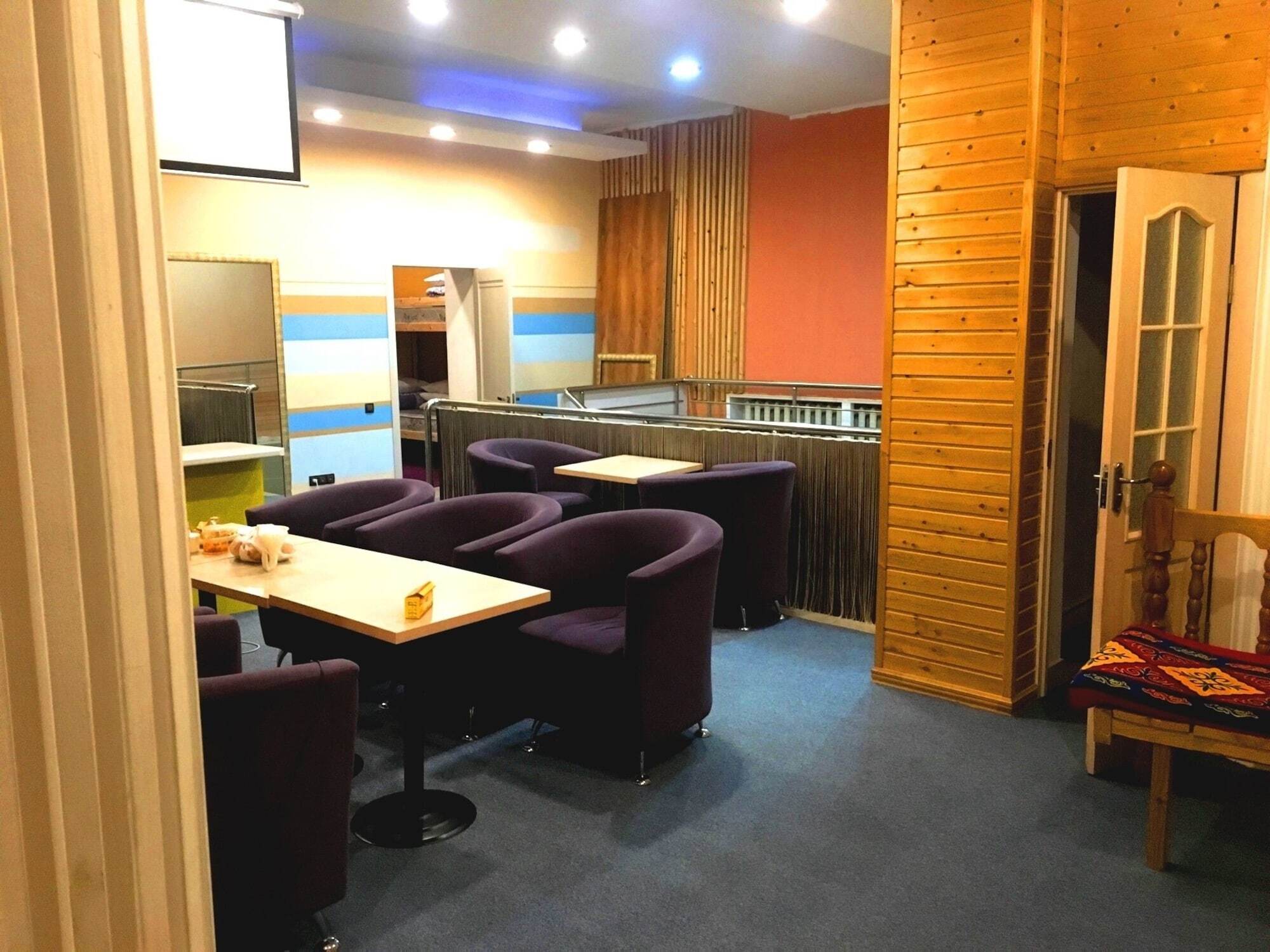 Apelsin Hostel Almati Kültér fotó
